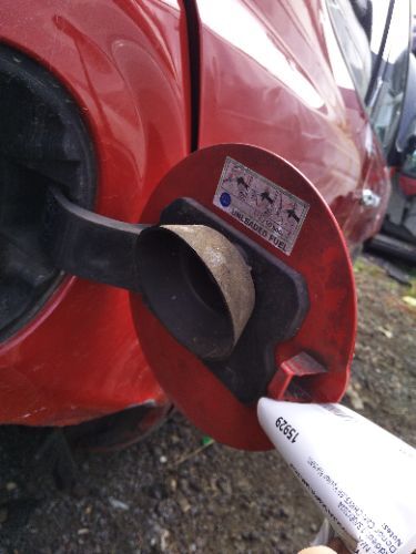 CHRYSLER YPSILON FUEL FLAP