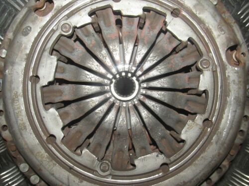 CITROEN C4 PEUGEOT 307 1.6 HDI GENUINE CLUTCH AND FLYWHEEL ASSEMBLY 9801354780