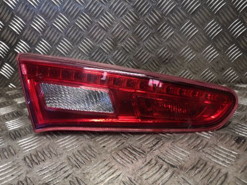 ALFA ROMEO GIULIETTA GENUINE NEARSIDE LEFT PASSENGER'S REAR INNER LIGHT 50513401