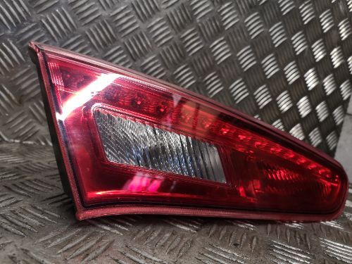 ALFA ROMEO GIULIETTA GENUINE NEARSIDE LEFT PASSENGER'S REAR INNER LIGHT 50513401
