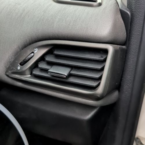CHRYSLER YPSILON S MK3 2011-2015 DASH VENT RIGHT SIDE OUTER