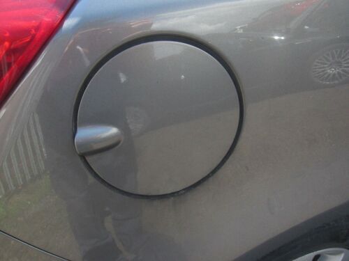 2012 VAUXHALL CORSA ACTIVE GENUINE FUEL FILLER FLAP DOOR IN CHAMPAGNE Z40W